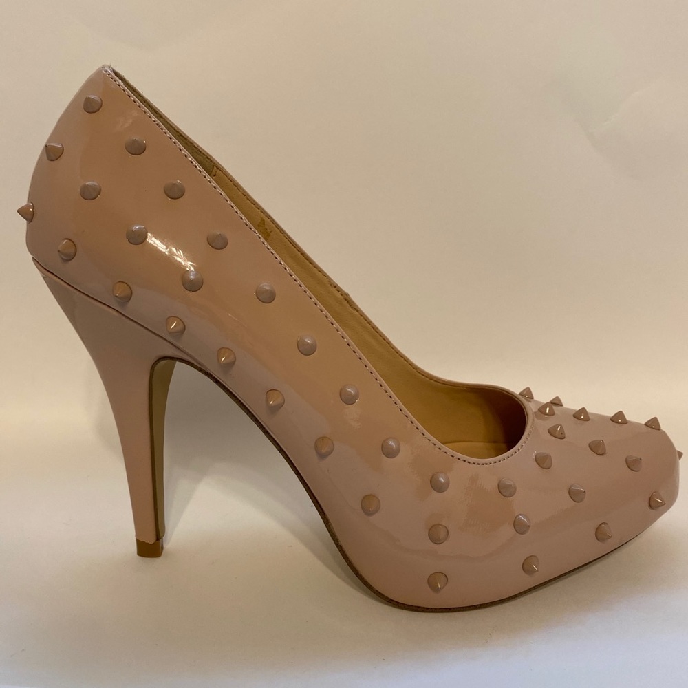 Shoe Dazzle spike